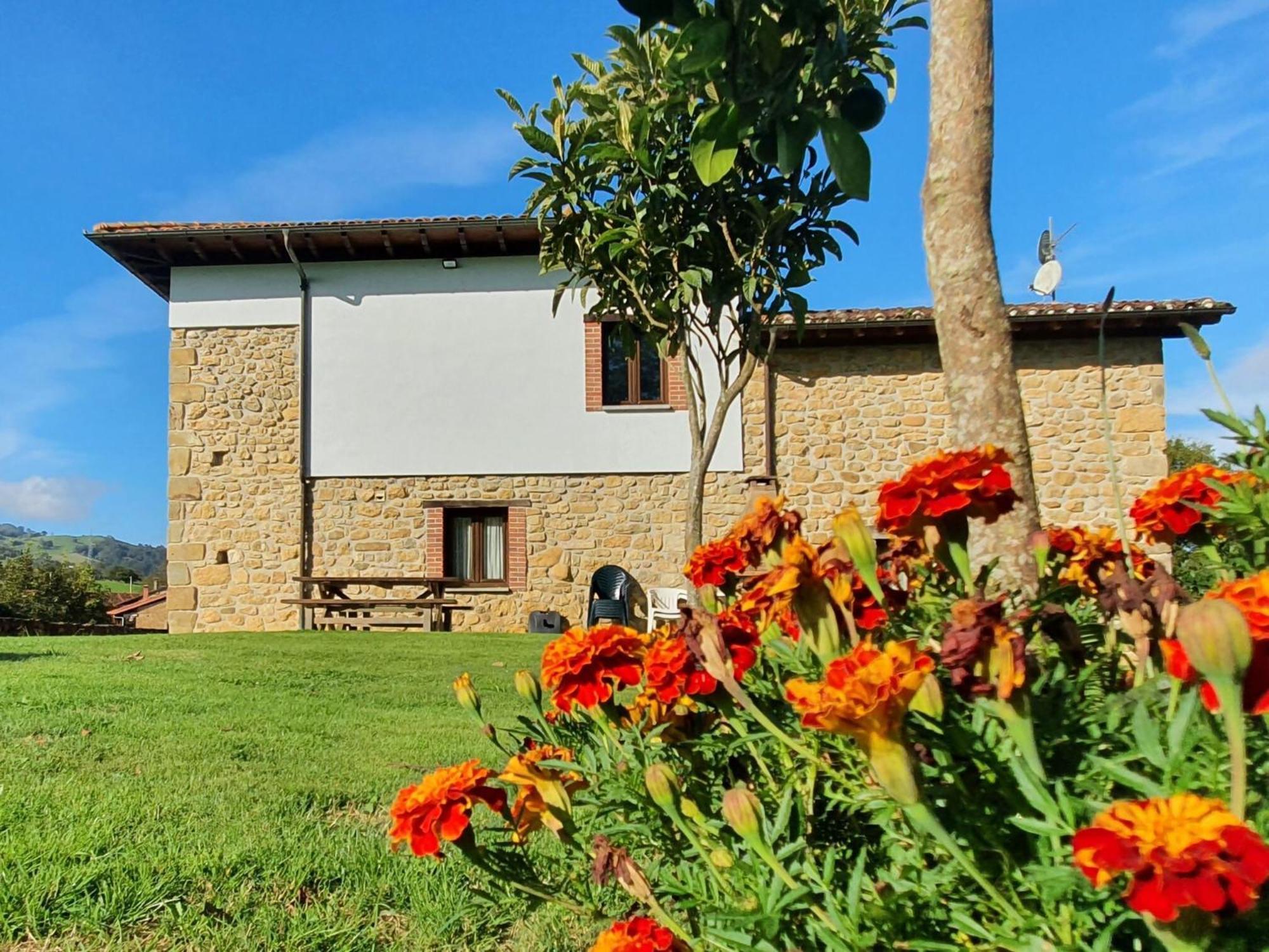 La Torre De Llames Arriondas Dış mekan fotoğraf